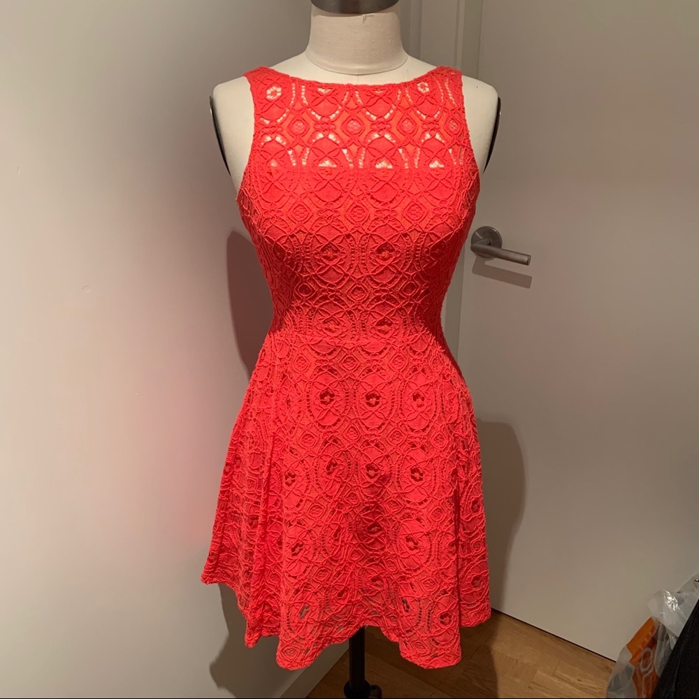 BB DAKOTA coral Lace dress